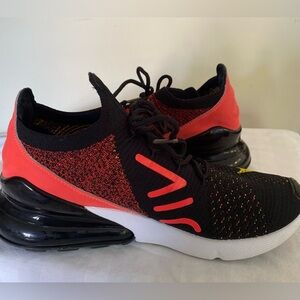 Nike Black and Yellow Athletic Shoes. Size 8